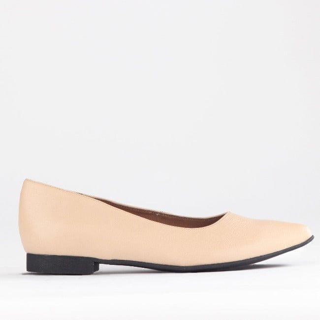 Cream pointed shoes online