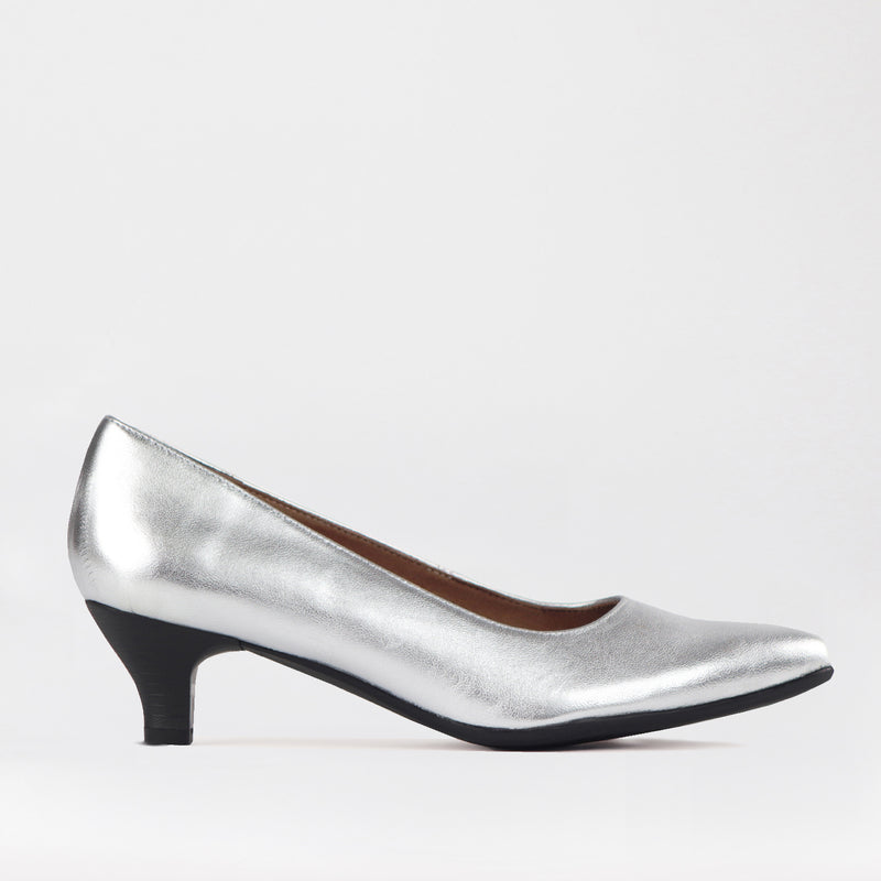 Kitten heel Court shoe in Silver - 10984