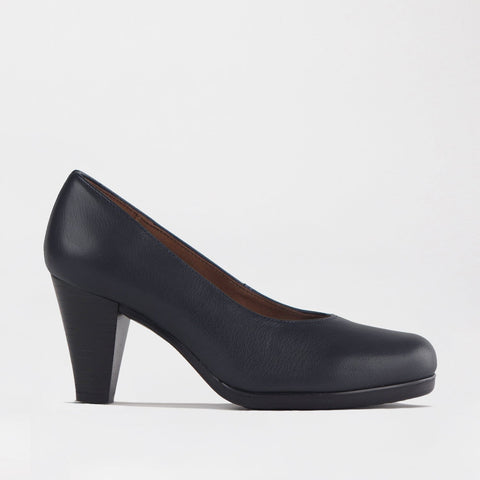 Court Shoe in Black - 12637