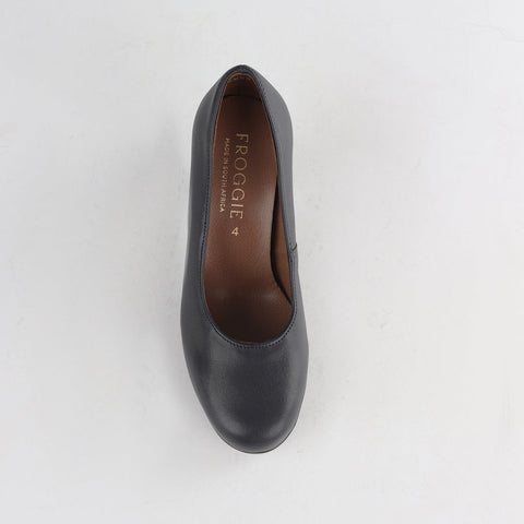 Court Shoe in Black - 12637