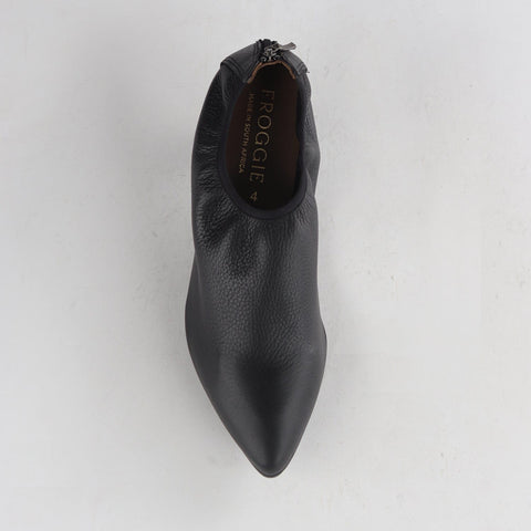 Elasticated Pointy kitten heel shoot in Black - 12632