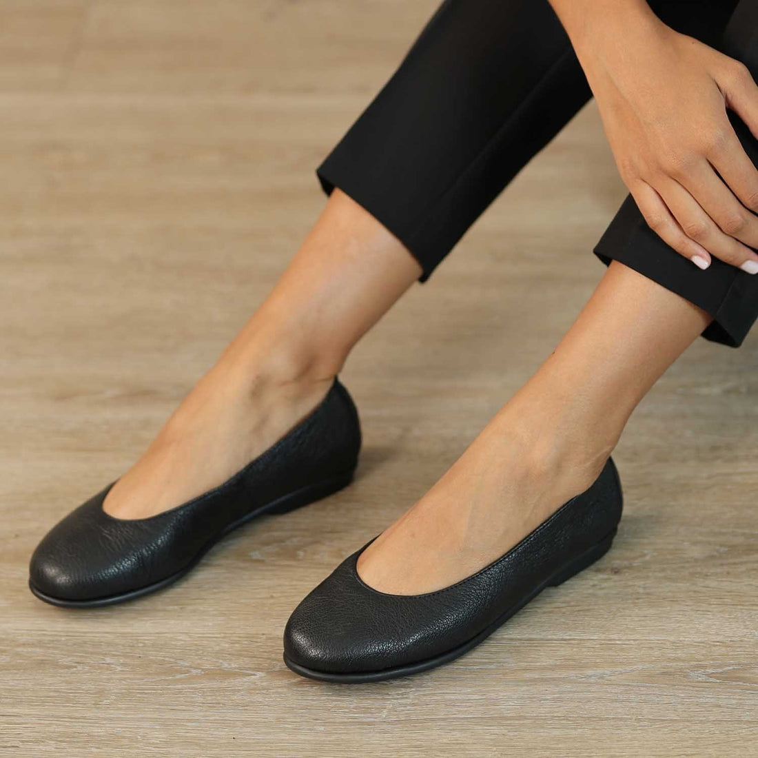 Factory Shop Shoes Flat Pump in Black - 12546