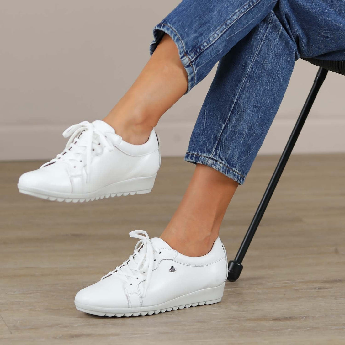 Factory Shop Shoes Lace-up Sneaker in White - 12656