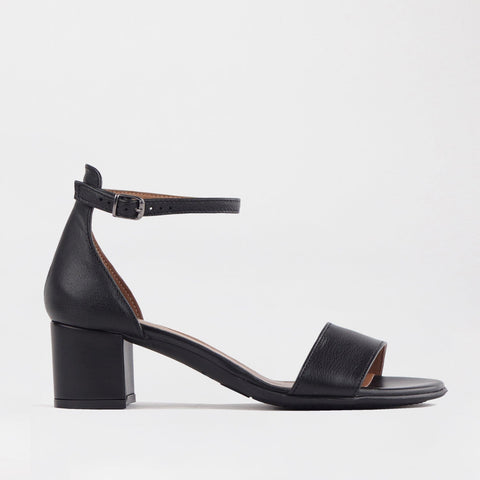 Closed back ankle strap sandal in Black - 11879