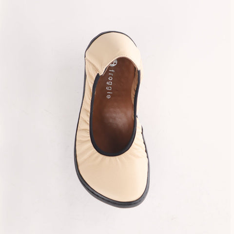 Elasticated Barefoot Pump with Removable Footbed in Cream Multi - 12530