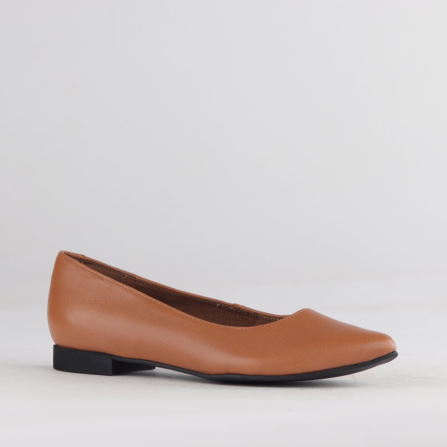 Froggie Shoes Shoes Flat Pointed Court Shoe in Tan - 12713