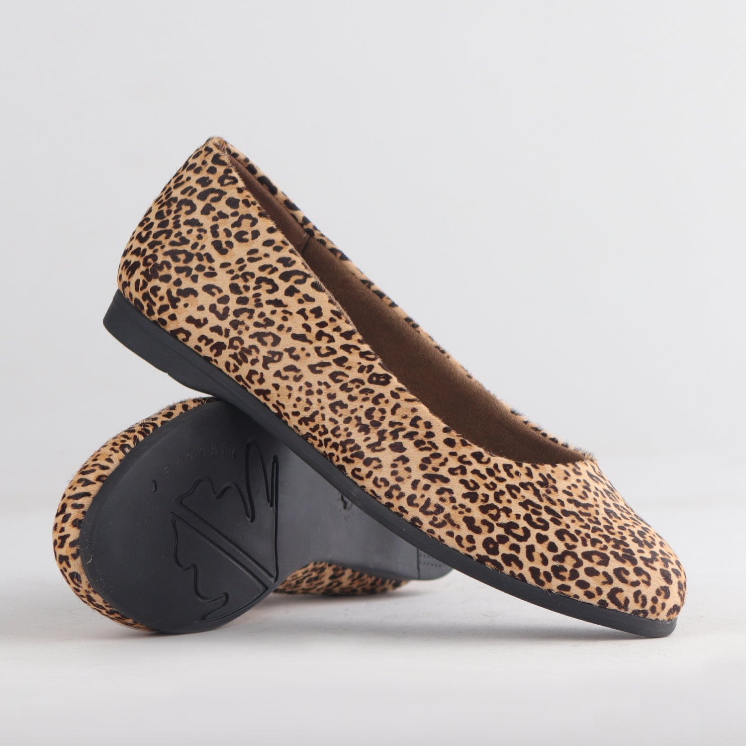 Froggie Shoes Shoes Flat Pump in Cheetah Tan - 12764