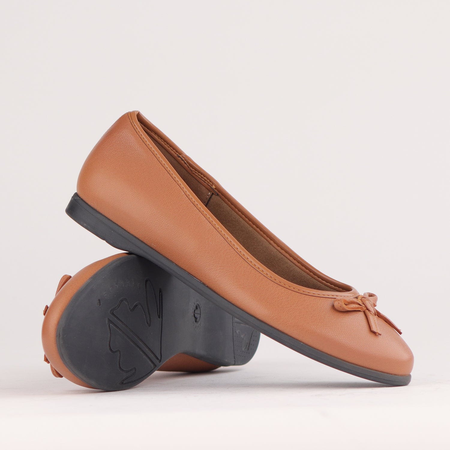 Froggie Shoes Shoes Flat Pump with Bow in Tan - 12672