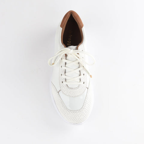 Lace-up Sneaker in White - 12594