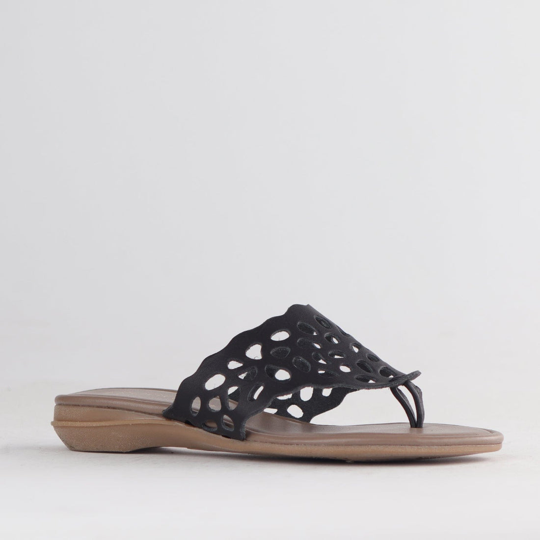 Froggie Shoes Shoes Thong Flat Sandal in Black - 12813