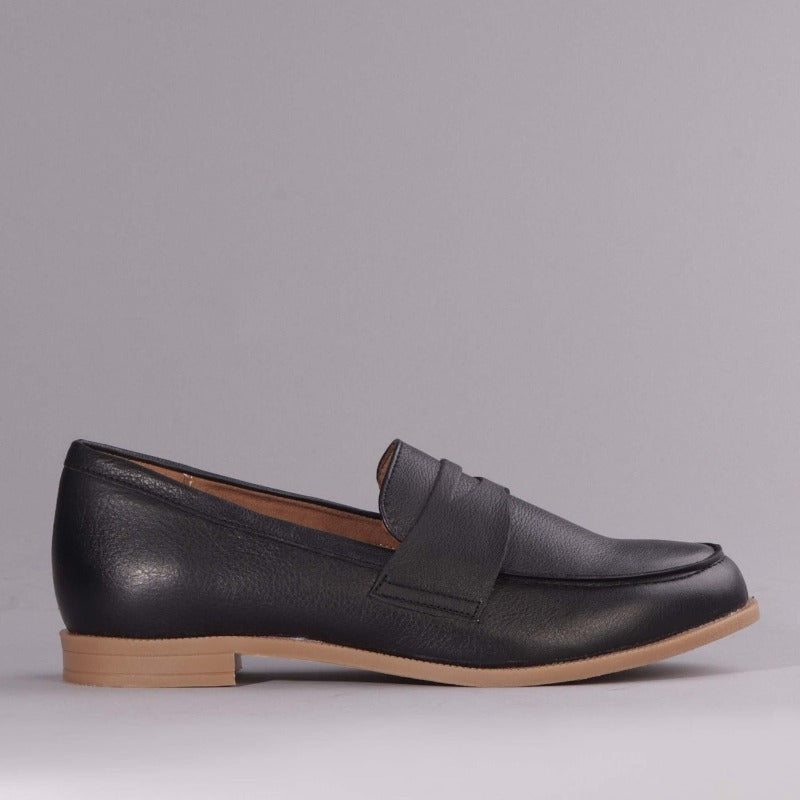 Penny Loafer with Removable Footbed in Black- Froggie | Leather Shoes ...