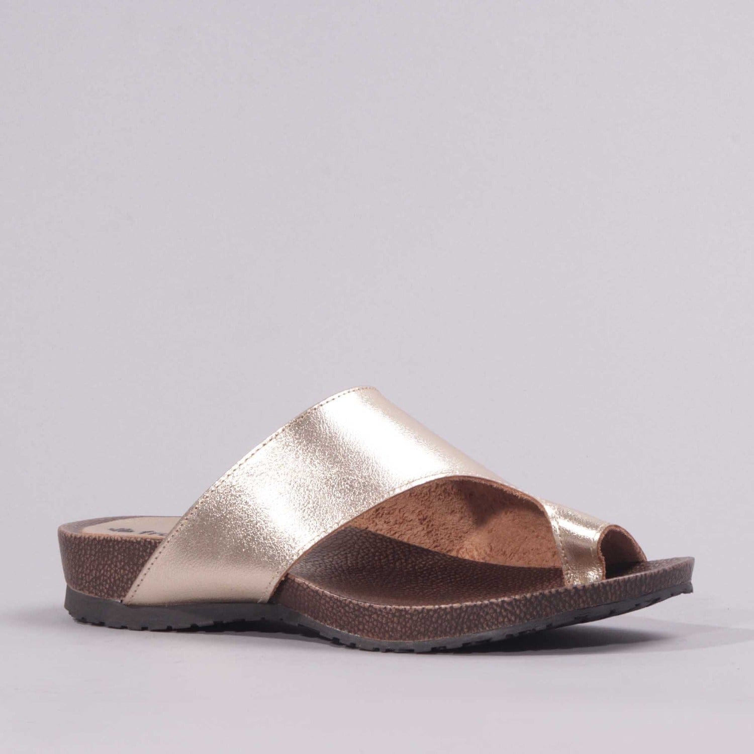 Factory Shop Shoes Toe-Loop Sandal in Gold - 12443